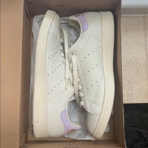 Lavender adidas Stan smiths(sold out)